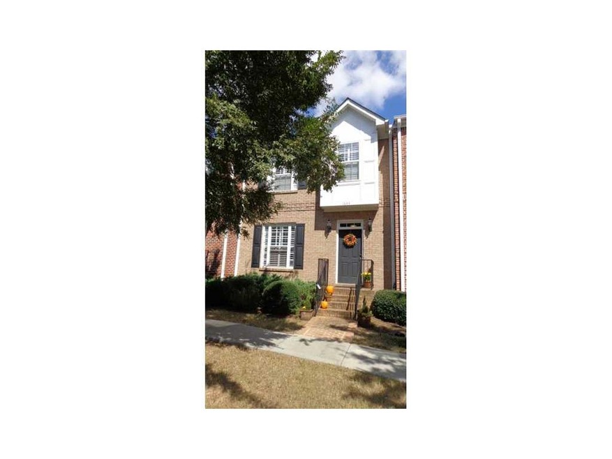 Exterior Front. TRADITIONAL WALK UP BRICK AND FRAM