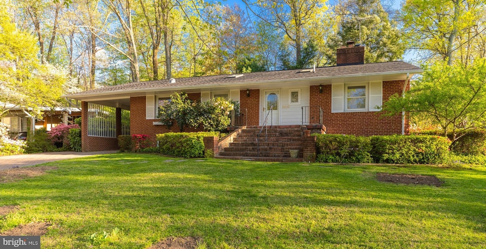 9209 Glenbrook Rd, Fairfax, VA 22031 - photo 1