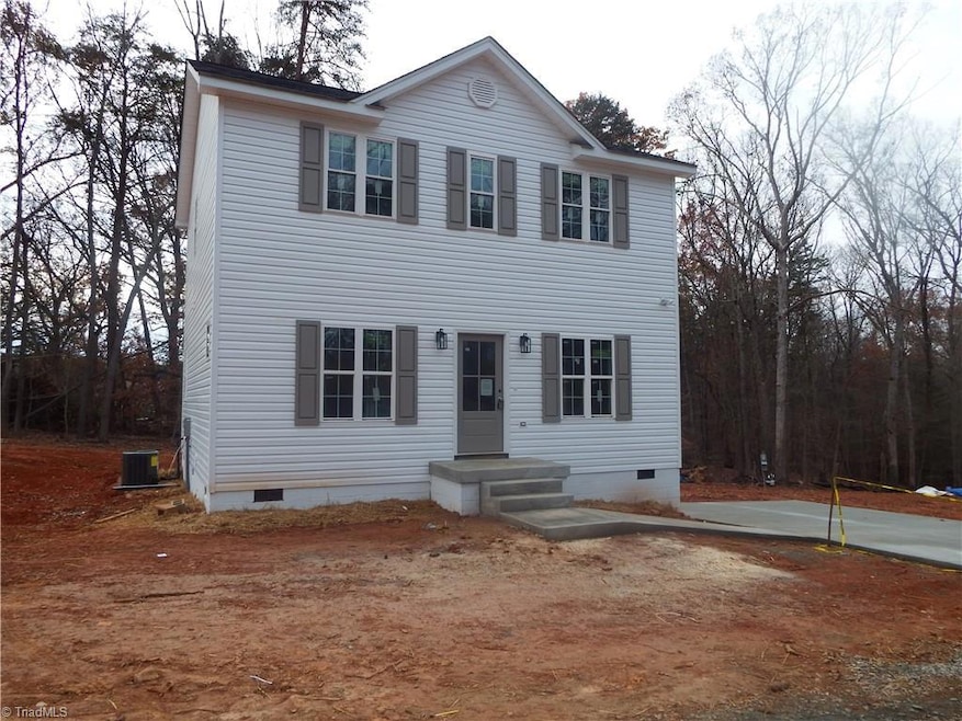 4310 Oak Ridge Dr, Winston-Salem, NC 27105 - photo 1