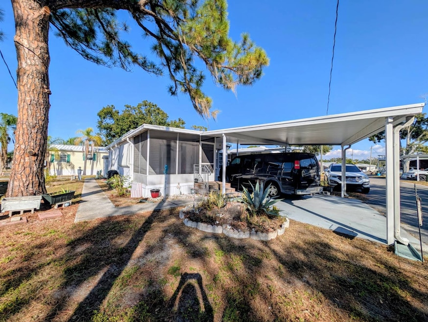 5017 Buccaneer Dr, Ruskin, FL 33570 - photo 1