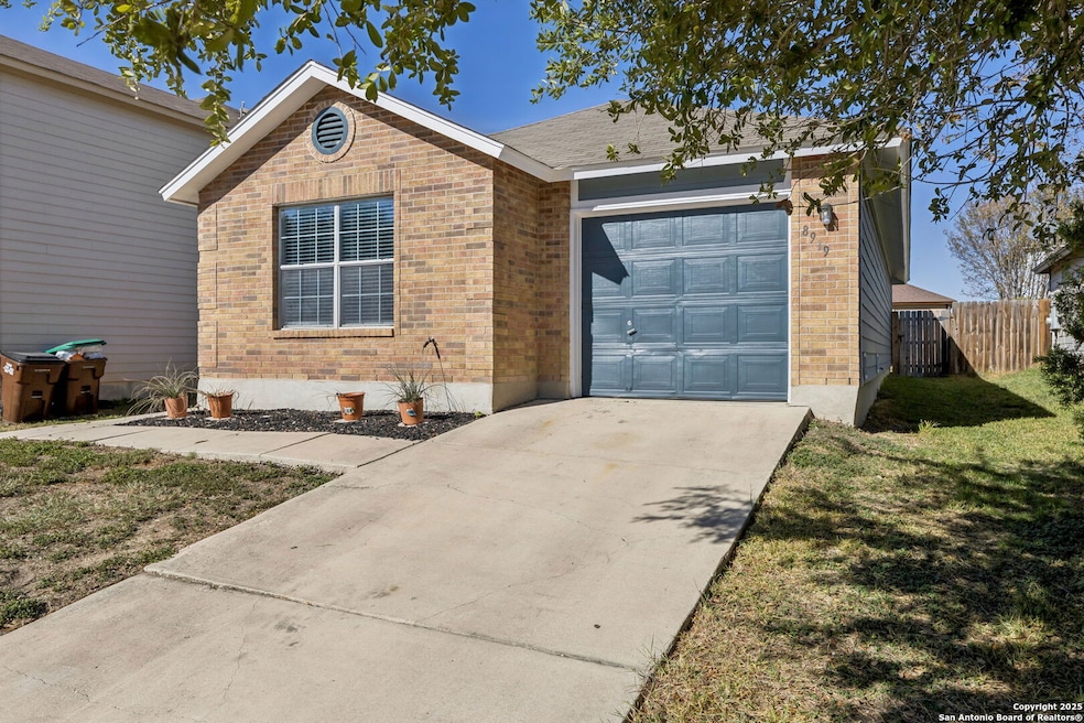 8919 Kestrel Oak, Converse, TX 78109 - photo 1