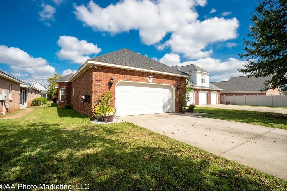 207 Jamestown Ct, Centerville, GA 31028 - photo 1