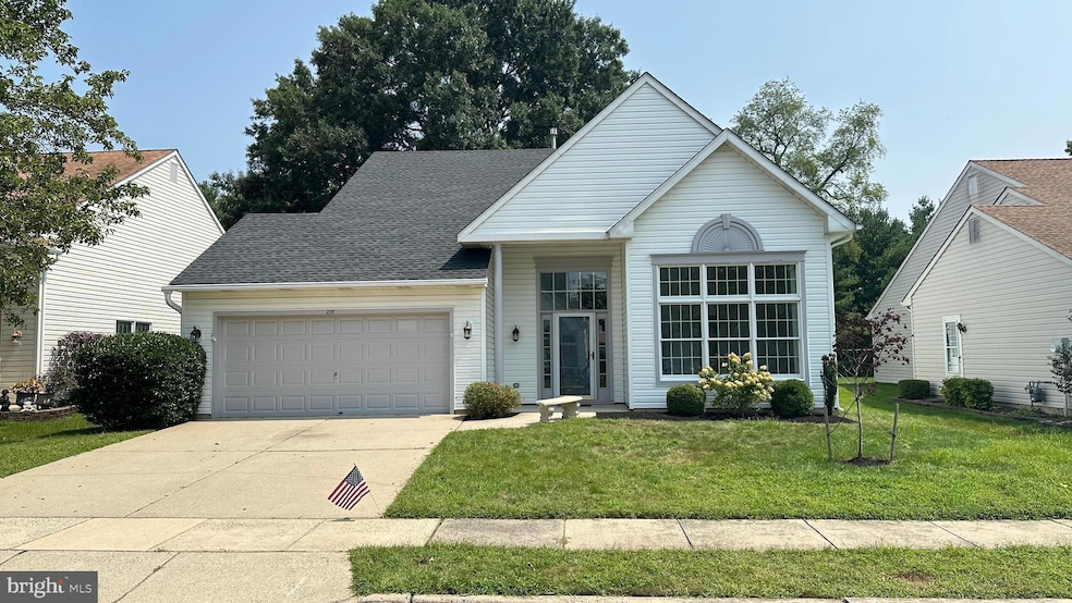 208 Wagon Wheel Ln, Columbus, NJ 08022 - photo 1