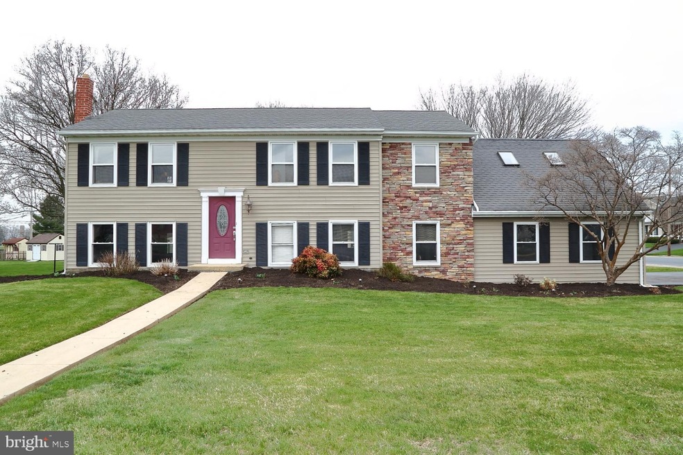 201 Fausnacht Dr, Denver, PA 17517 - photo 1