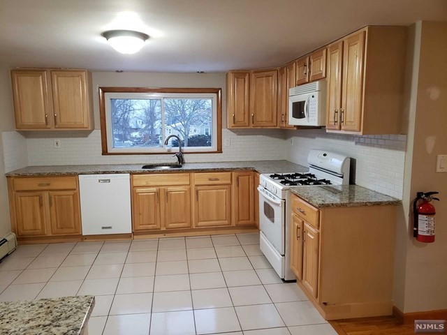 539 Market St unit 2nd fl, Elmwood Park, NJ 07407 - photo 1