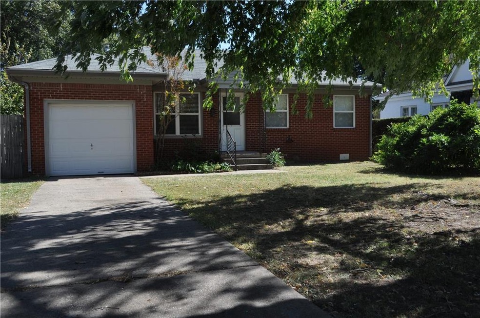 915 Jefferson Place, Shawnee, OK 74801 - photo 1