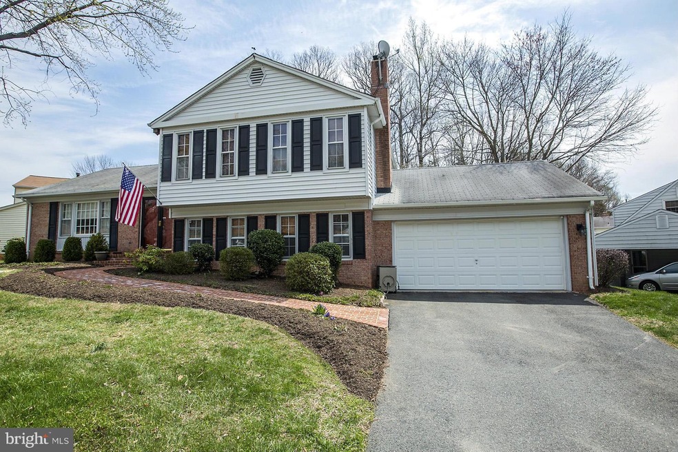 8017 W Point Dr, Springfield, VA 22153 - photo 1