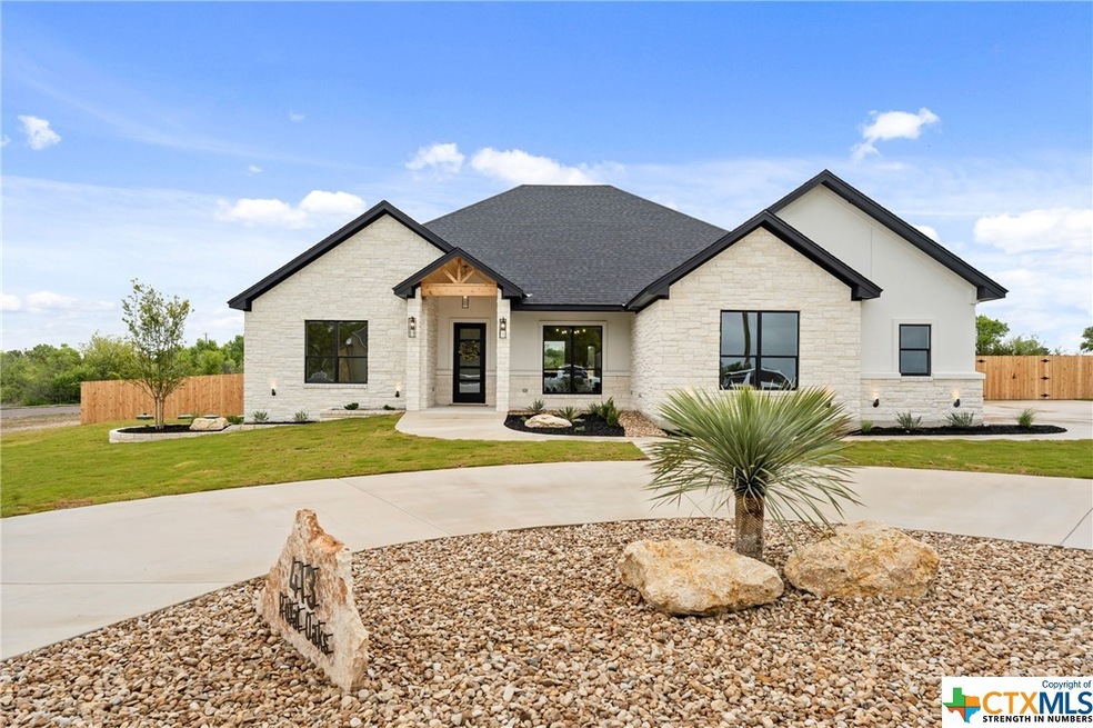 413 Royal Oaks Rd, Troy, TX 76579 - photo 1