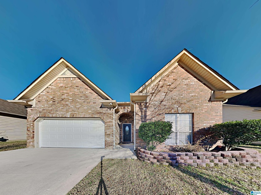 1008 Kerry Dr, Calera, AL 35040 - photo 1