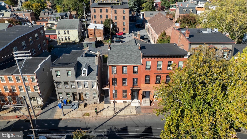 Sold $2,125,000 • Co-Listing Agent