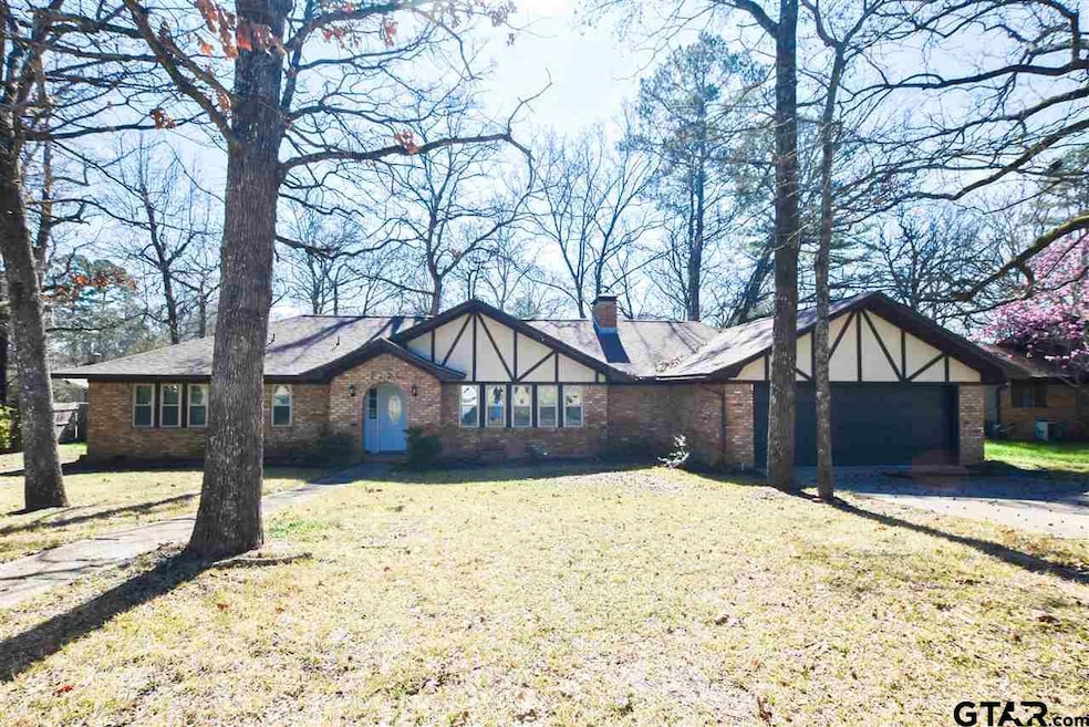 2225 2225 Heather Ln, Tyler, TX 75703 - photo 1