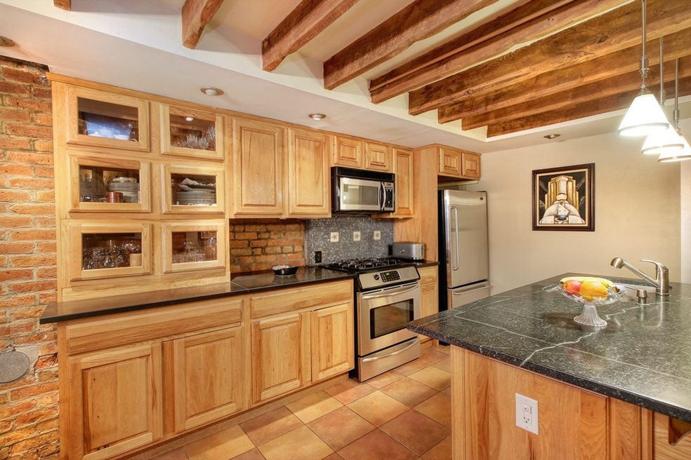 372 E 8th St, Boston, MA 02127 - photo 1