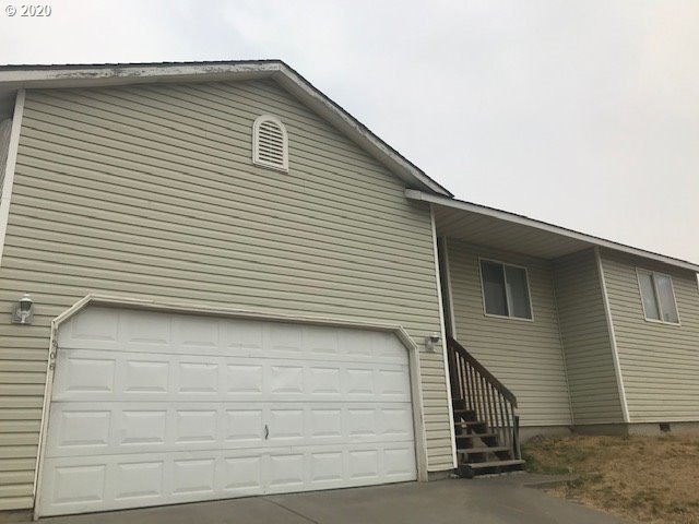 1306 SW 12th Ct, Pendleton, OR 97801 - photo 1
