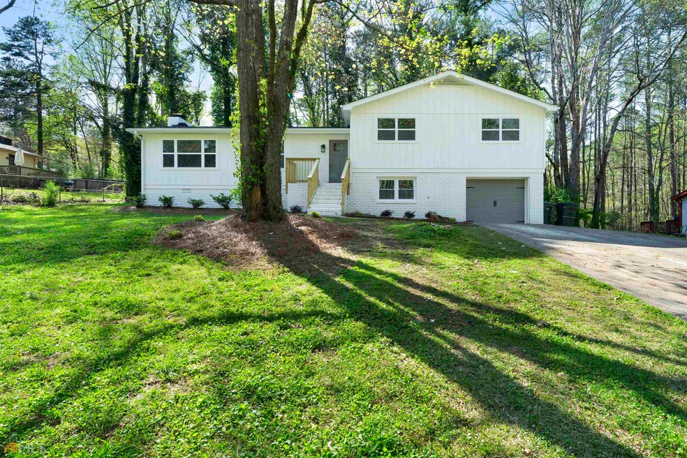 5281 Dunwood Dr, Acworth, GA 30102 - photo 1