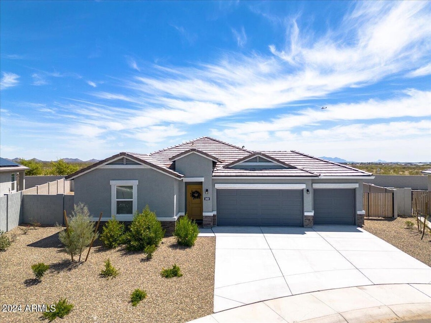 05-Aerial front of home