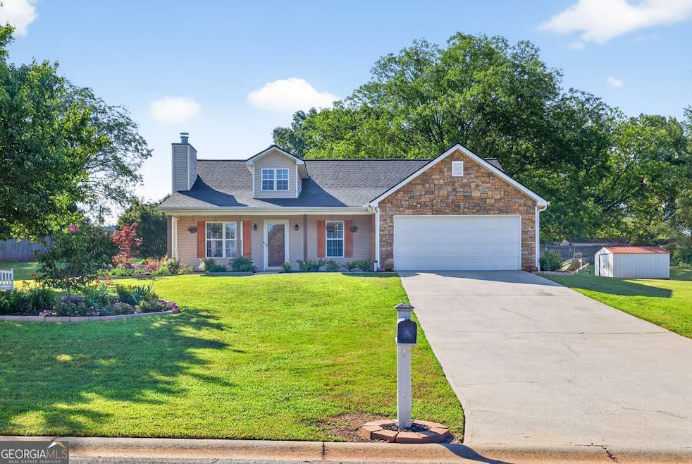 933 Justin Dr, Winder, GA 30680 - photo 1