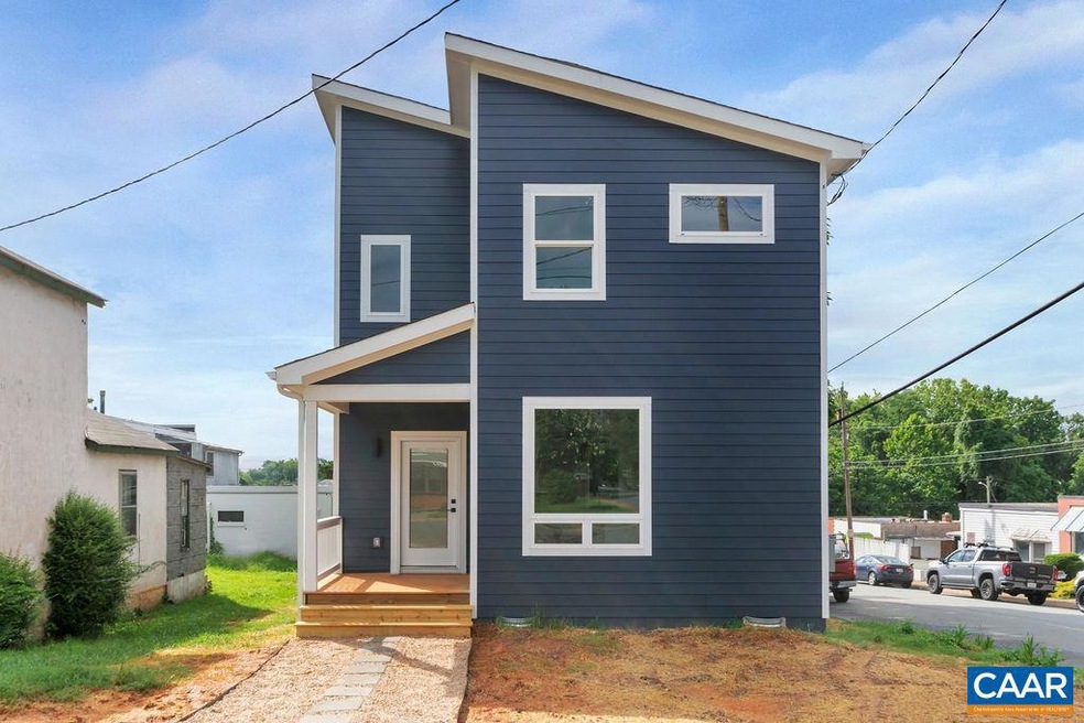 902 Forest St, Charlottesville, VA 22903 - photo 1