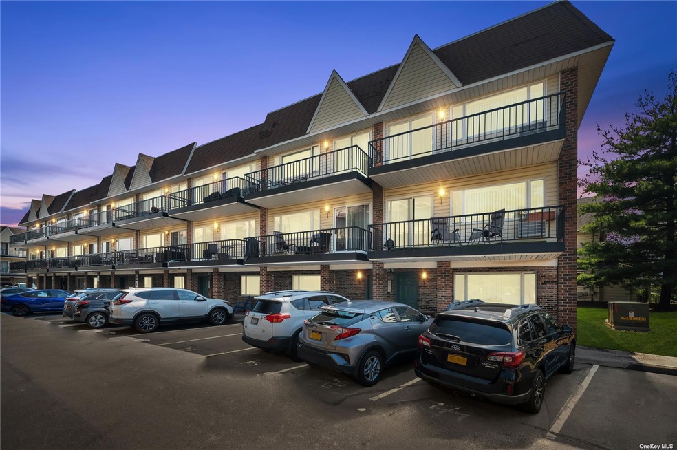 112 Atlantic Ave unit 77, Lynbrook, NY 11563 - photo 1