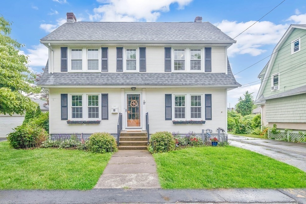 17 Warren St, West Springfield, MA 01089 - photo 1