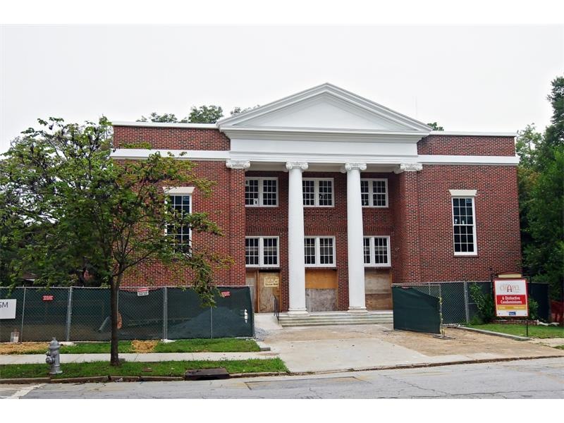 Lizzie Chapel Flats