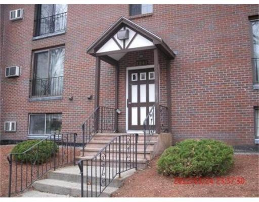 1241 Lawrence St unit 103, Lowell, MA 01852 - photo 1
