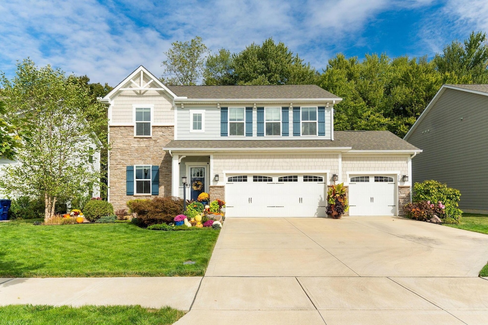 336 Mcnamara Loop (Exterior)-2