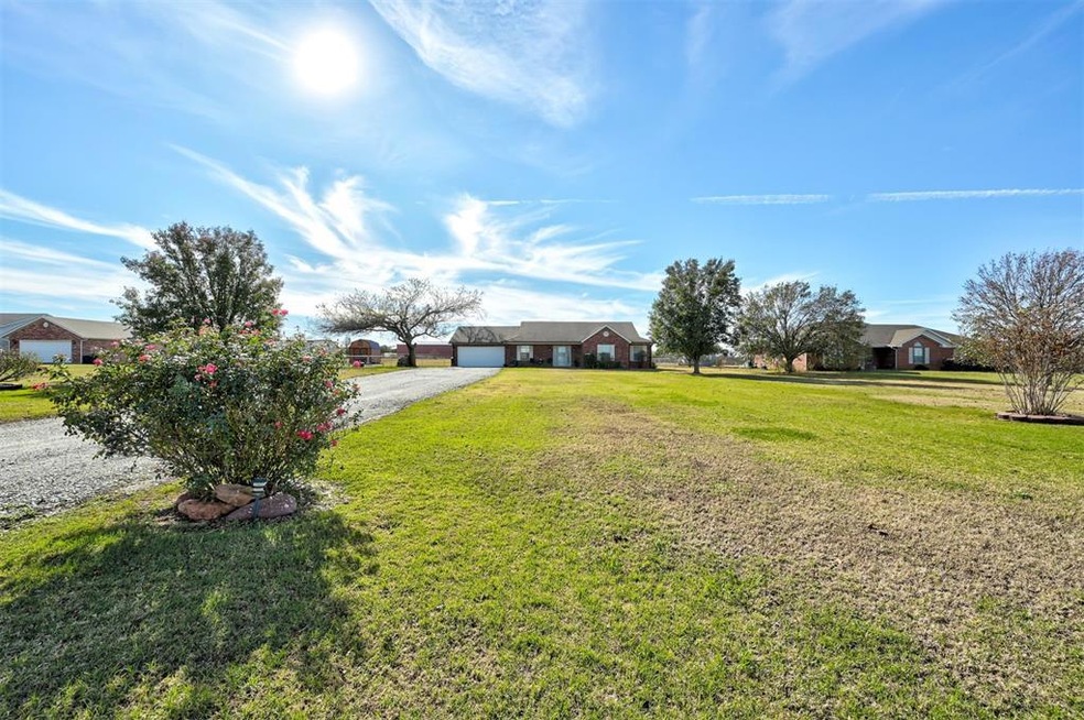 41811 Hazel Dell Rd, Shawnee, OK 74804 - photo 1