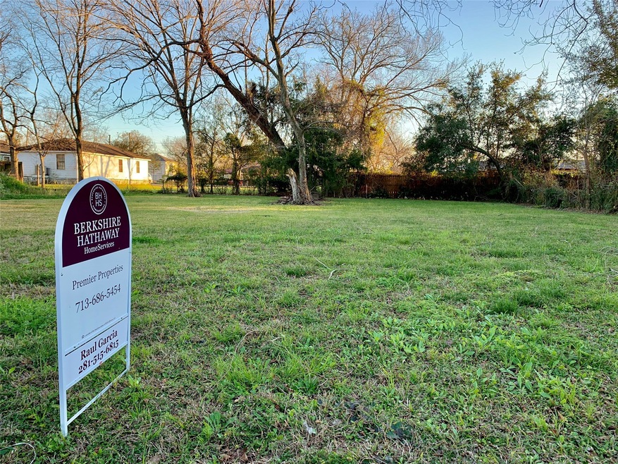 0 E 39th St unit 28923249, Houston, TX 77018 - photo 1