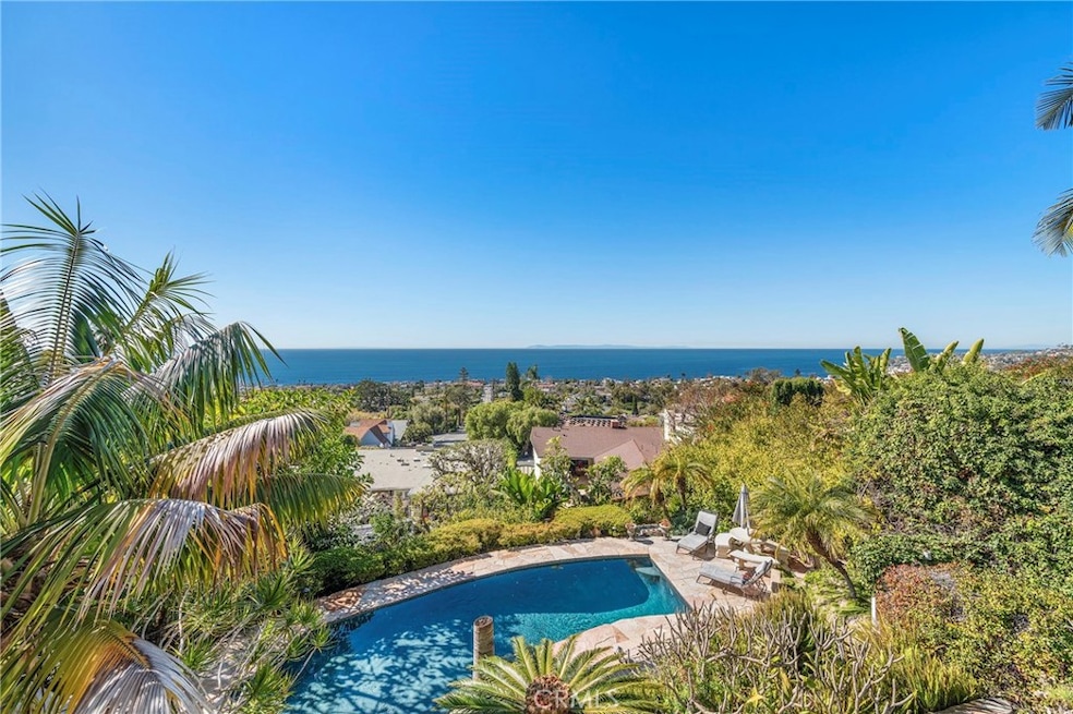 875 Coast View Dr, Laguna Beach, CA 92651 - photo 1