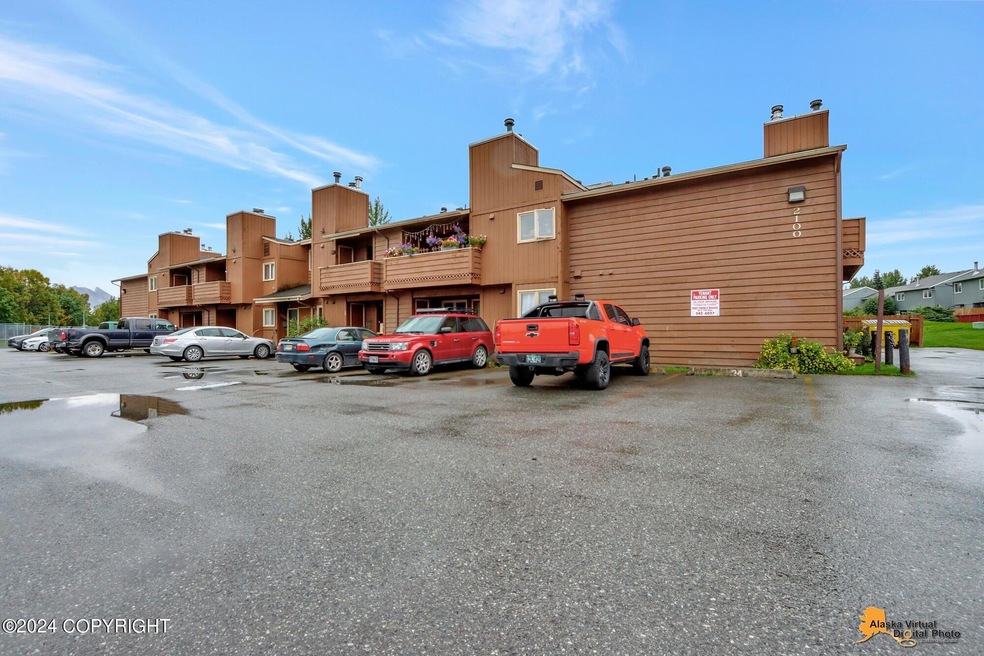 Outdoor_Front Entrance_View_AVDP27