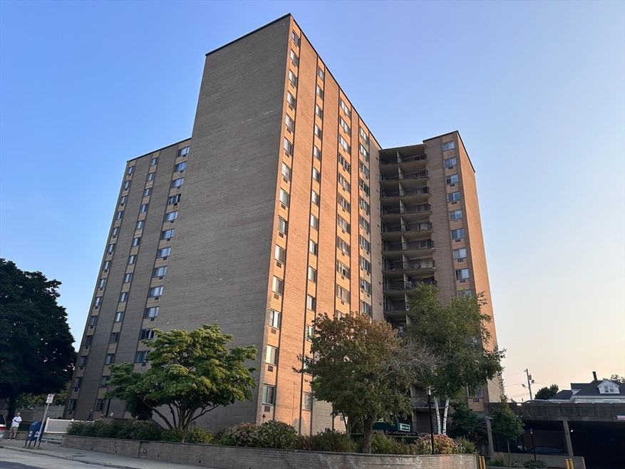 Executive House unit 1F, Quincy, MA 02169 - photo 1