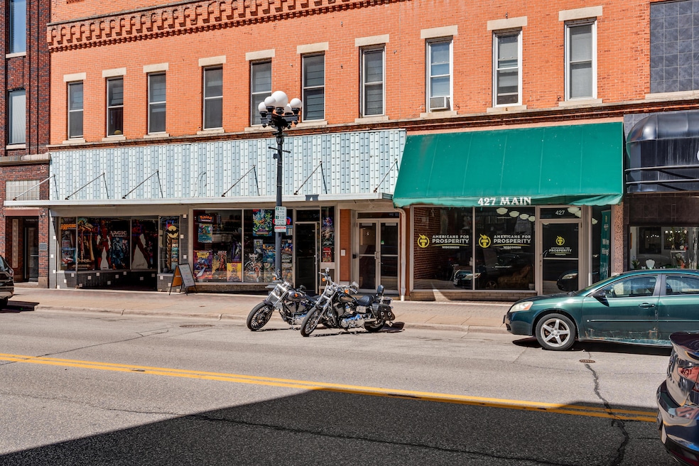 427 Main St, La Crosse, WI 54601 - photo 1