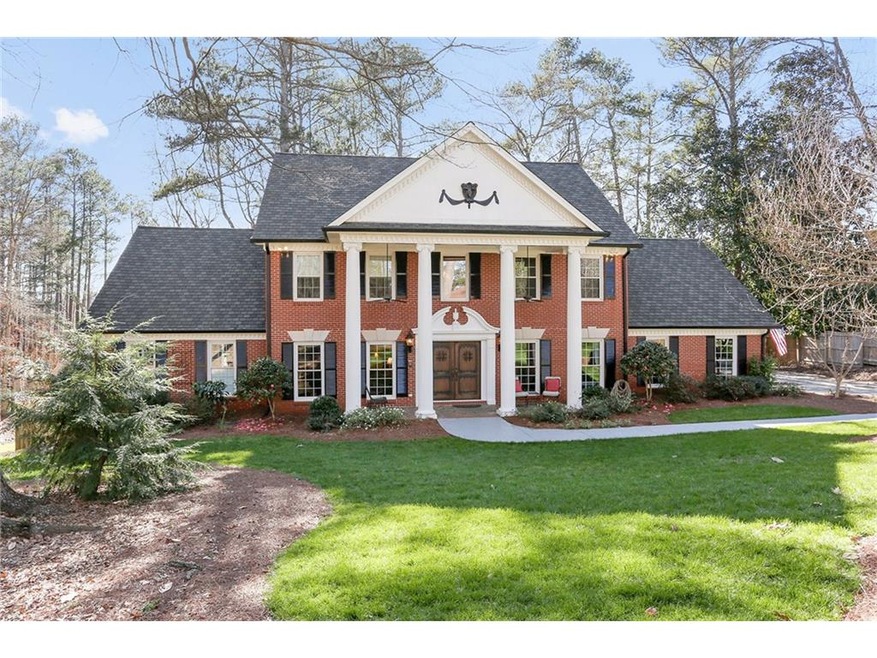 Beautiful Colonial style home!