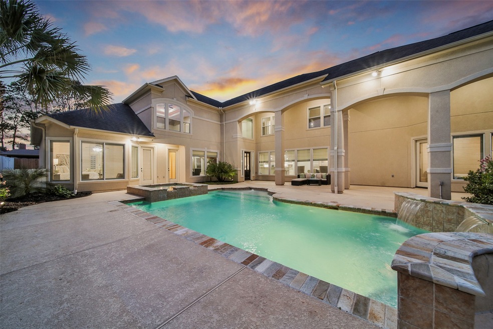 828 Seagler Rd, Houston, TX 77042 - photo 1