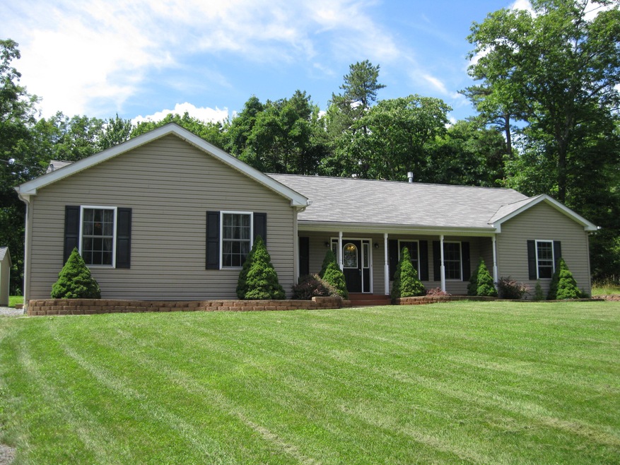 137 Caribou Rd, Dingmans Ferry, PA 18328 - photo 1