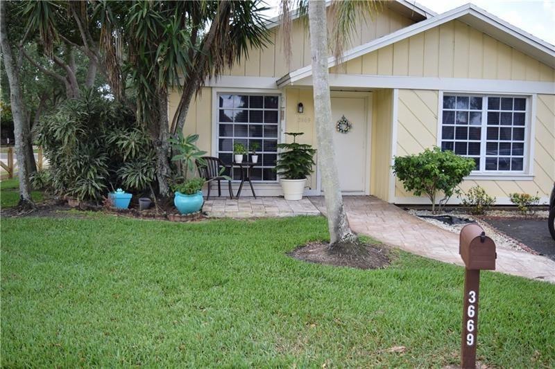 3669 W Bell Dr, Davie, FL 33328 - photo 1