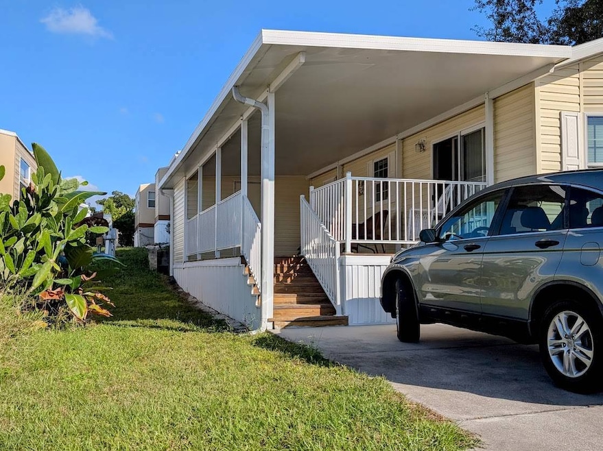 609 County Road 466 unit 692, Lady Lake, FL 32159 - photo 1