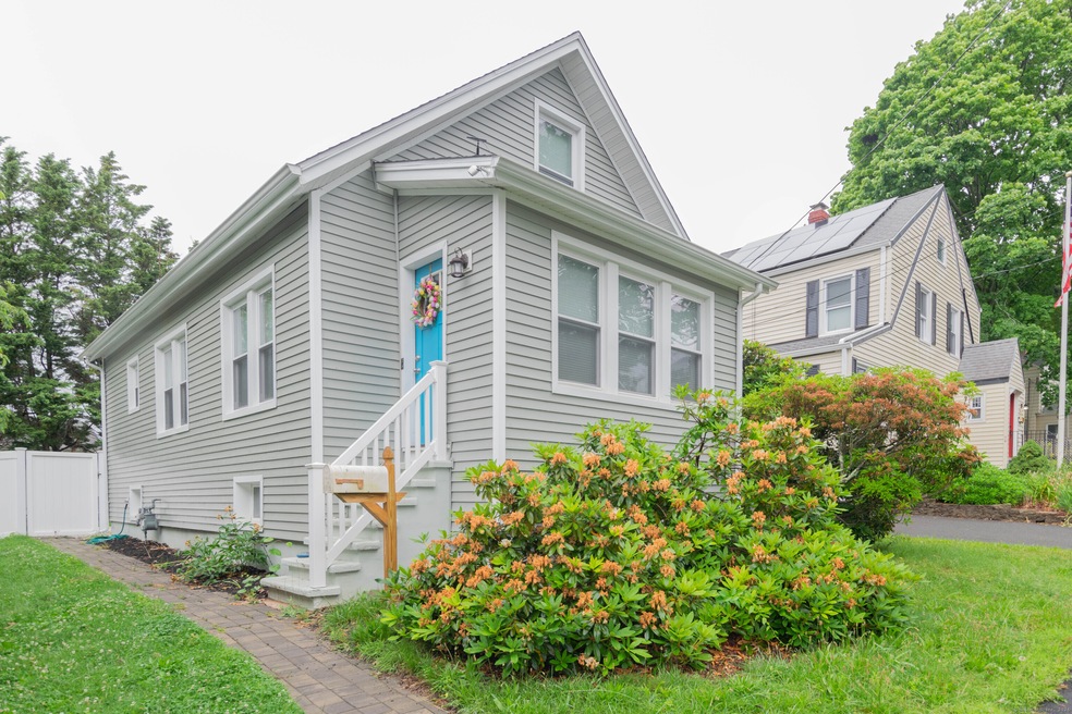 102 Laurel St, West Haven, CT 06516 - photo 1