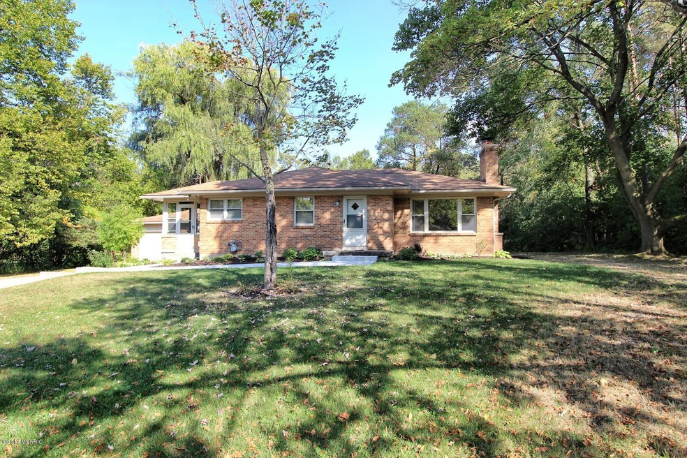 1350 Leffingwell Ave NE Grand-large-001-
