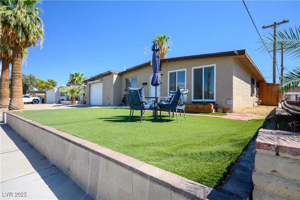 3624 Chevy Chase Ave, Las Vegas, NV 89110 - photo 1