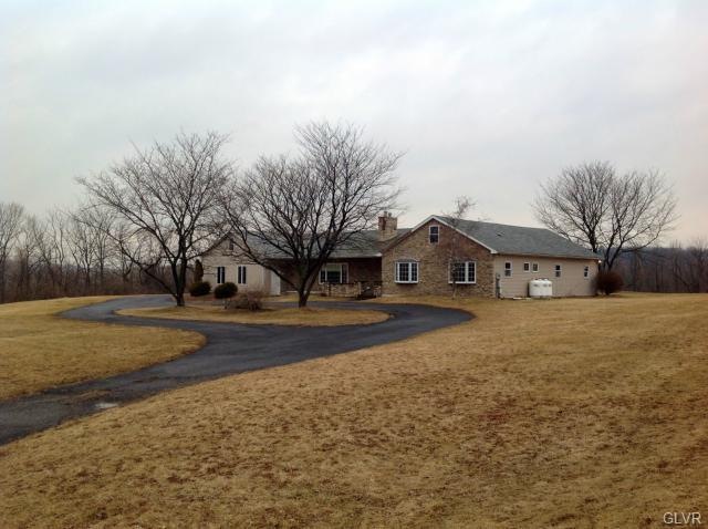 295 Crown View Ave, Stockertown, PA 18083 - photo 1