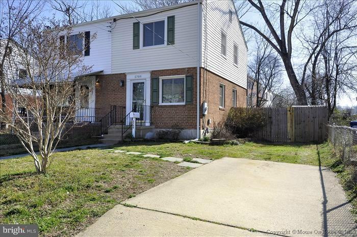 5709 Fenwick Dr, Alexandria, VA 22303 - photo 1