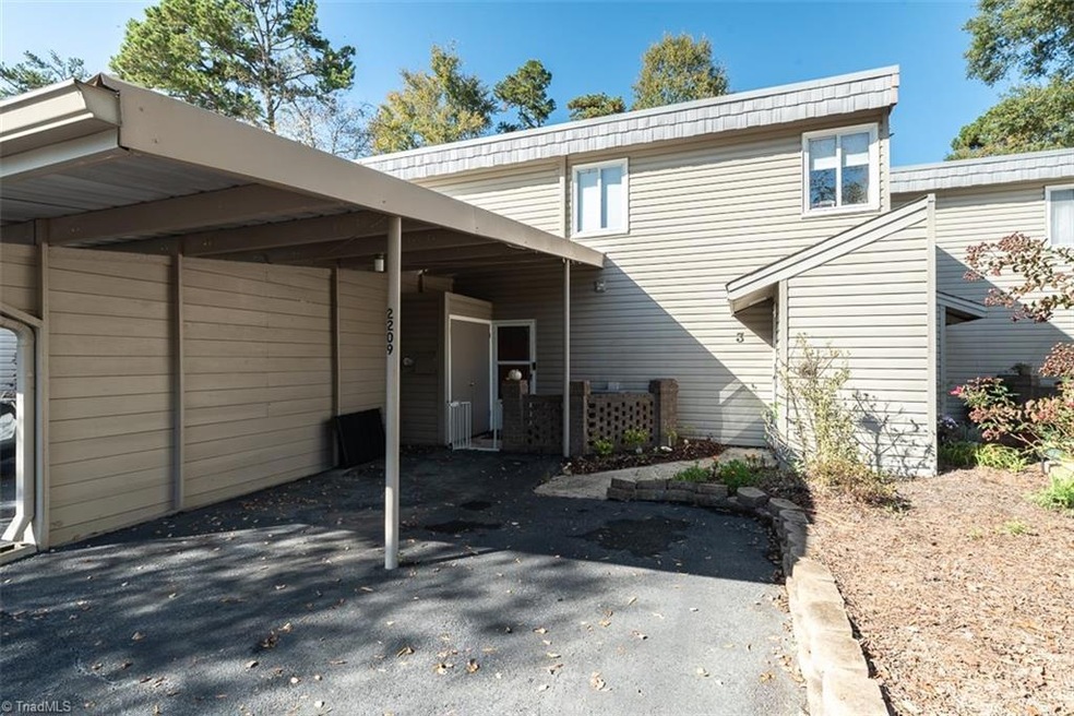 2209 Hickory Run unit 3, Graham, NC 27253 - photo 1