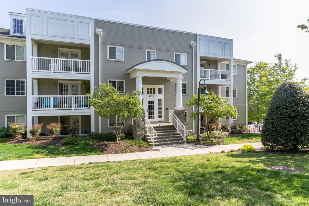 4119 S Four Mile Run Dr unit 202, Arlington, VA 22204 - photo 1