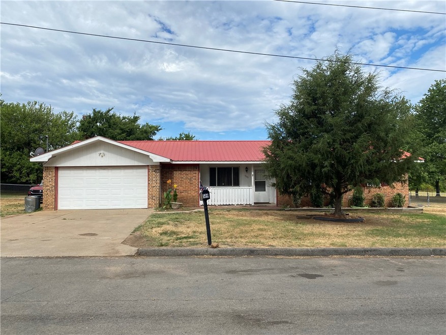 Red brick/res metal roof