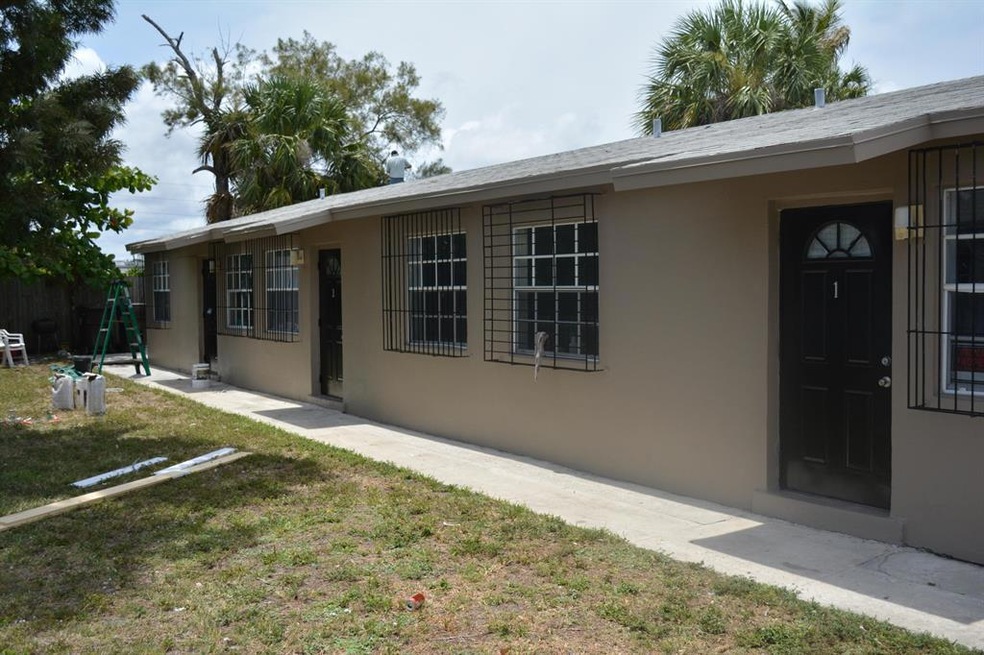 3017 Windsor Ave unit 1, West Palm Beach, FL 33407 - photo 1