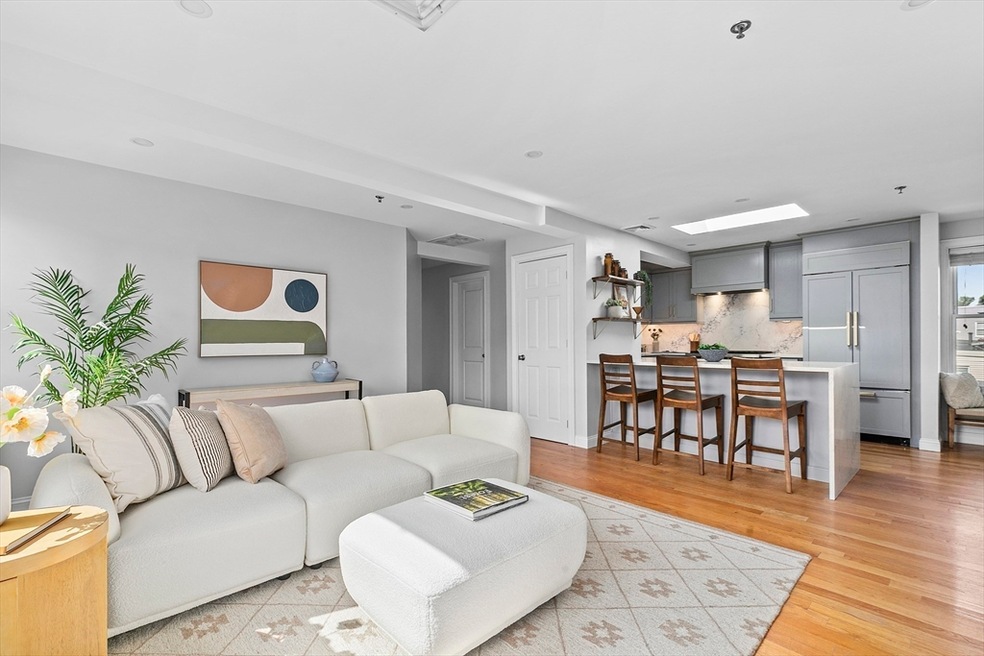 545 Cambridge St unit 3, Cambridge, MA 02141 - photo 1