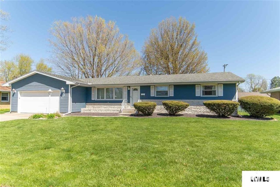 450 Northgate St, Lincoln, IL 62656 - photo 1