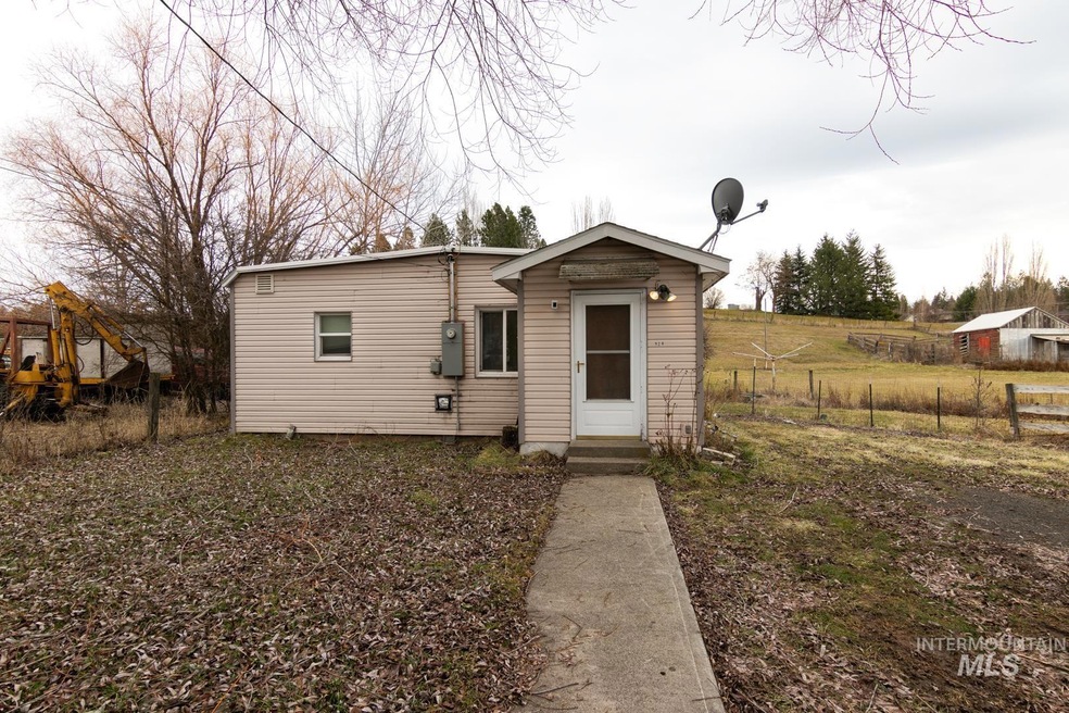 920 N Polk Extension, Moscow, ID 83843 - photo 1