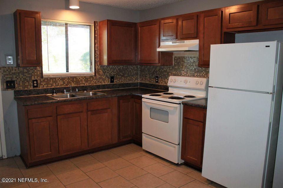 5219 Westchase Ct, Jacksonville, FL 32210 - photo 1